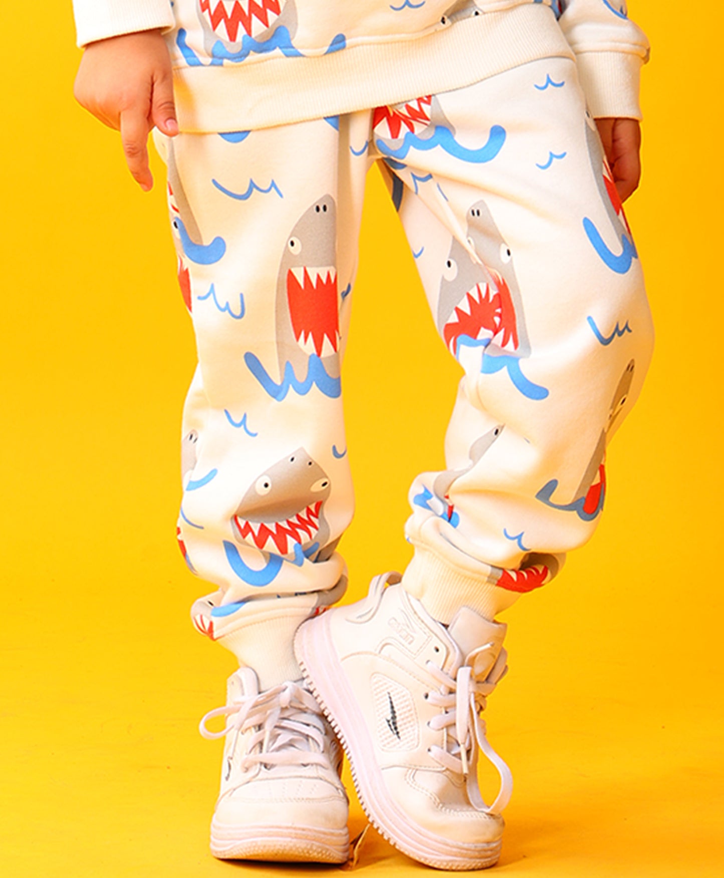 SLEEPY SHARK BOYS FLEECE JOGGER - OFF WHITE