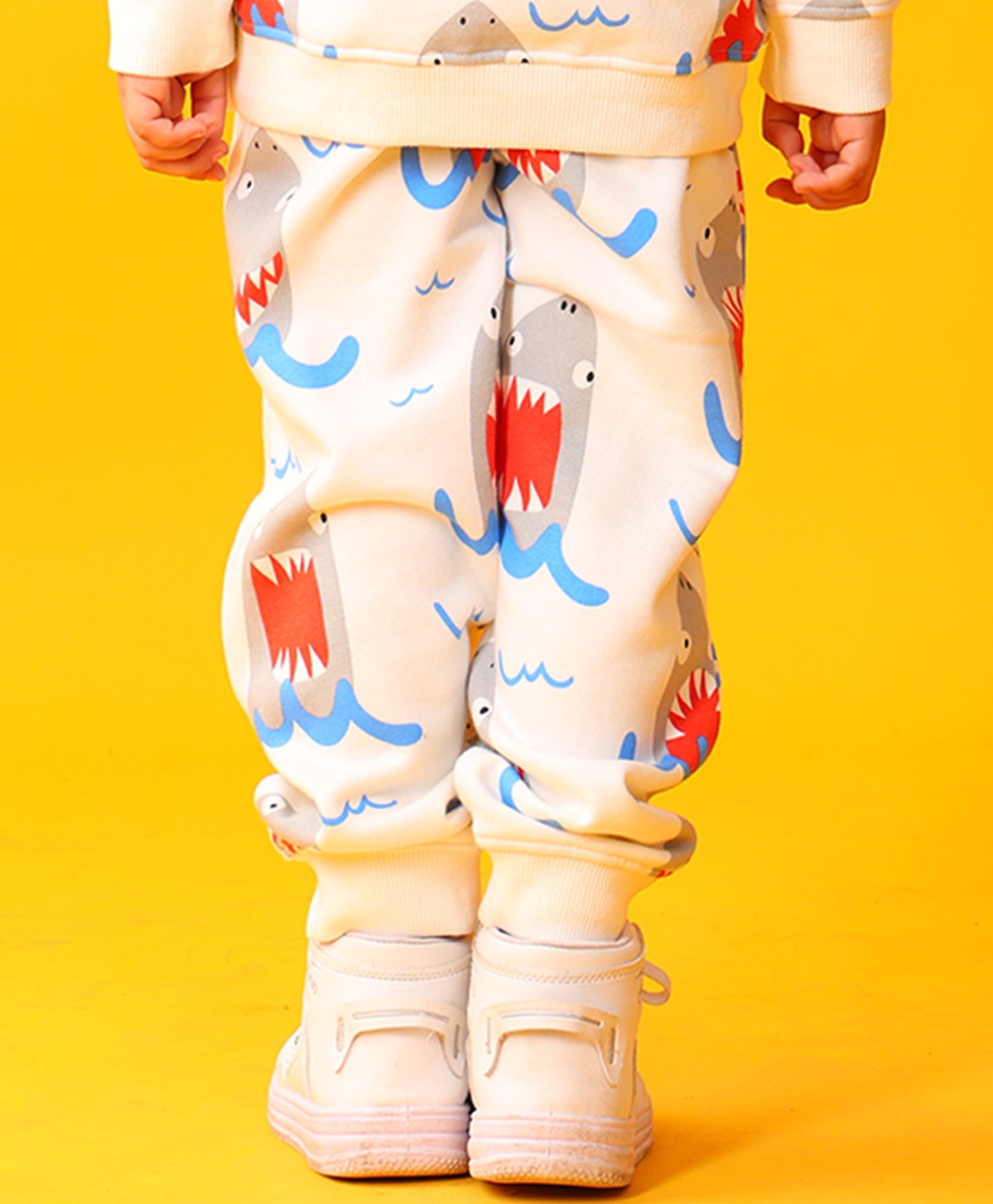 SLEEPY SHARK BOYS FLEECE JOGGER - OFF WHITE
