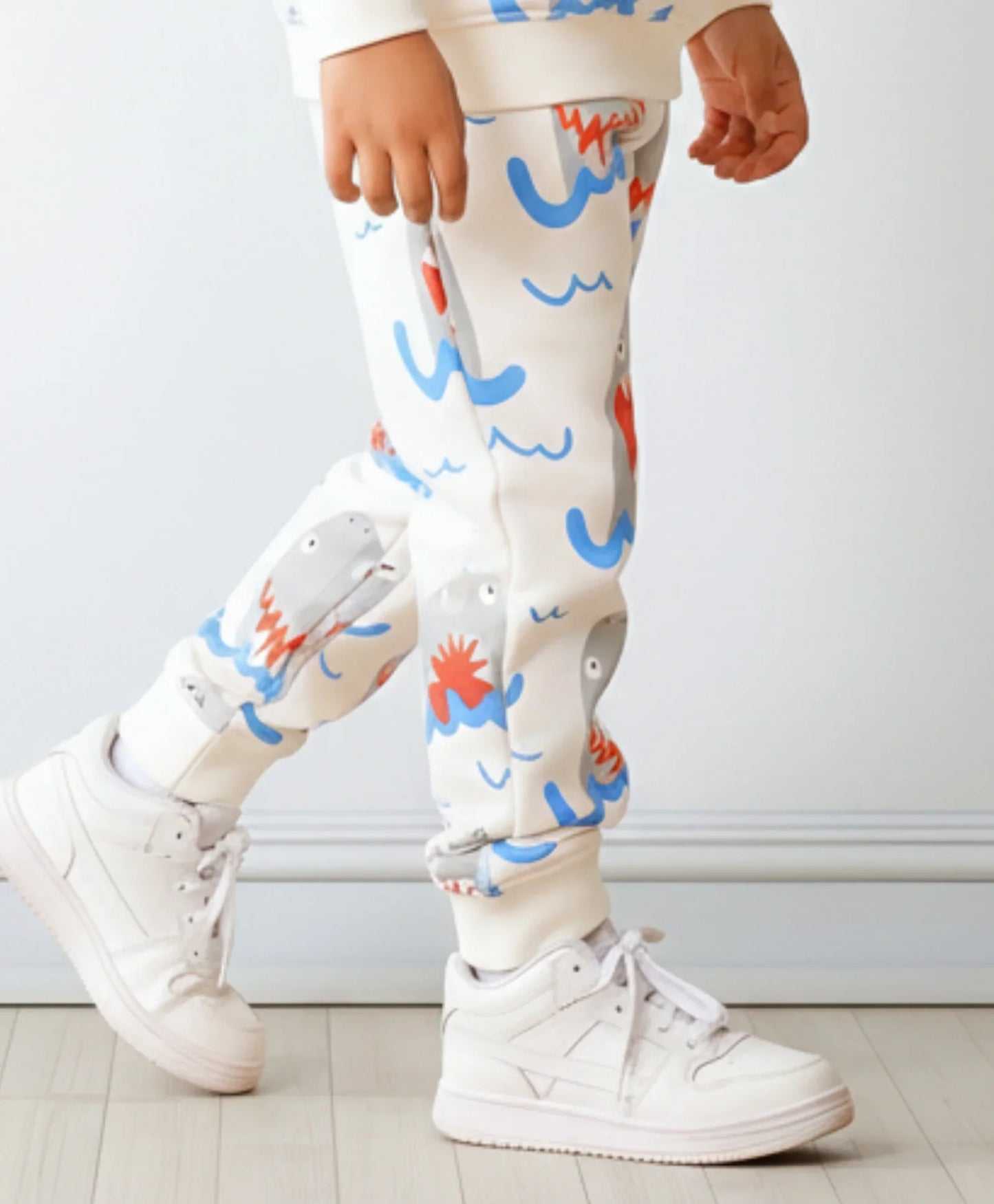 SLEEPY SHARK BOYS FLEECE JOGGER - OFF WHITE