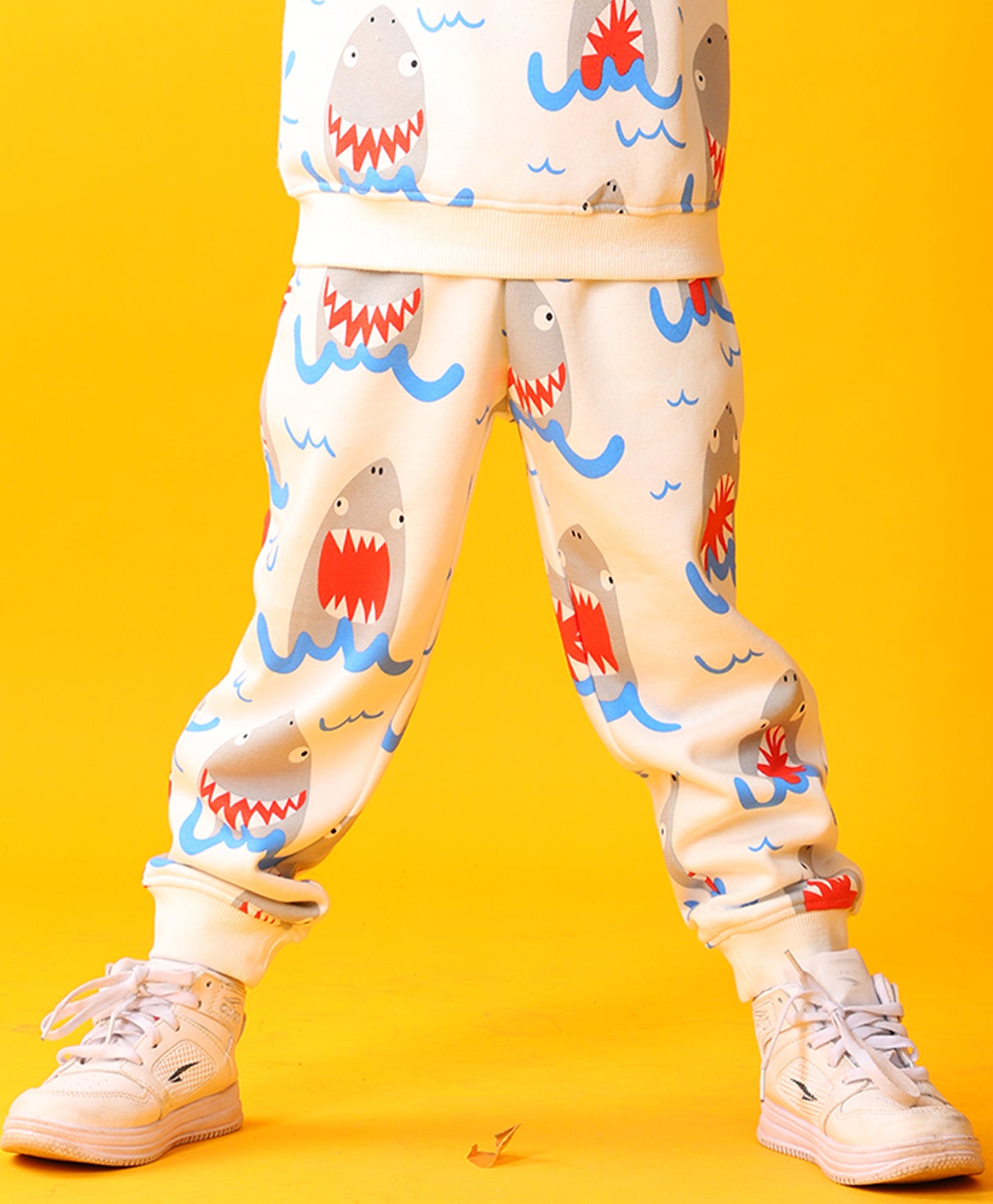 SLEEPY SHARK BOYS FLEECE JOGGER - OFF WHITE