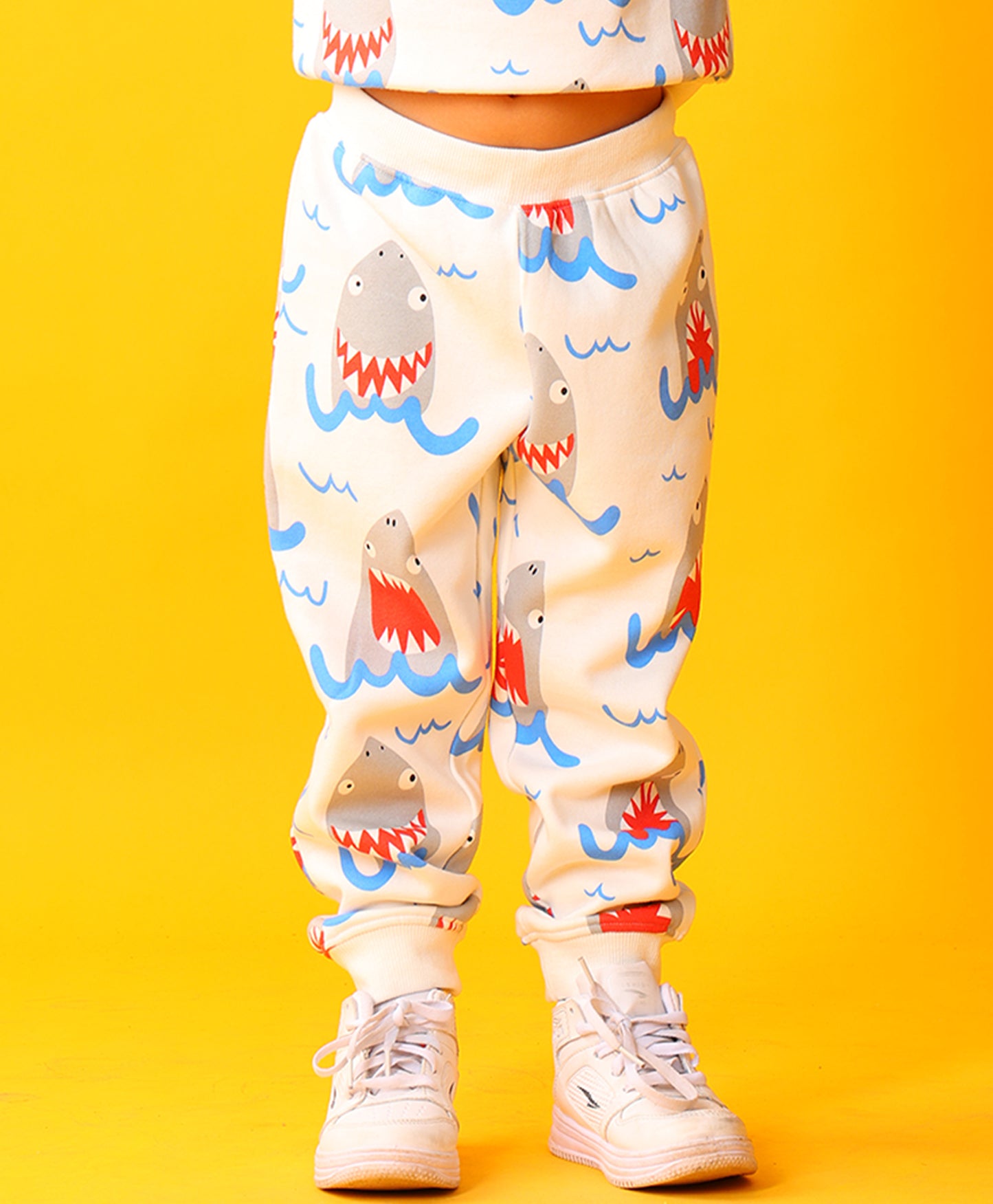 SLEEPY SHARK BOYS FLEECE JOGGER - OFF WHITE