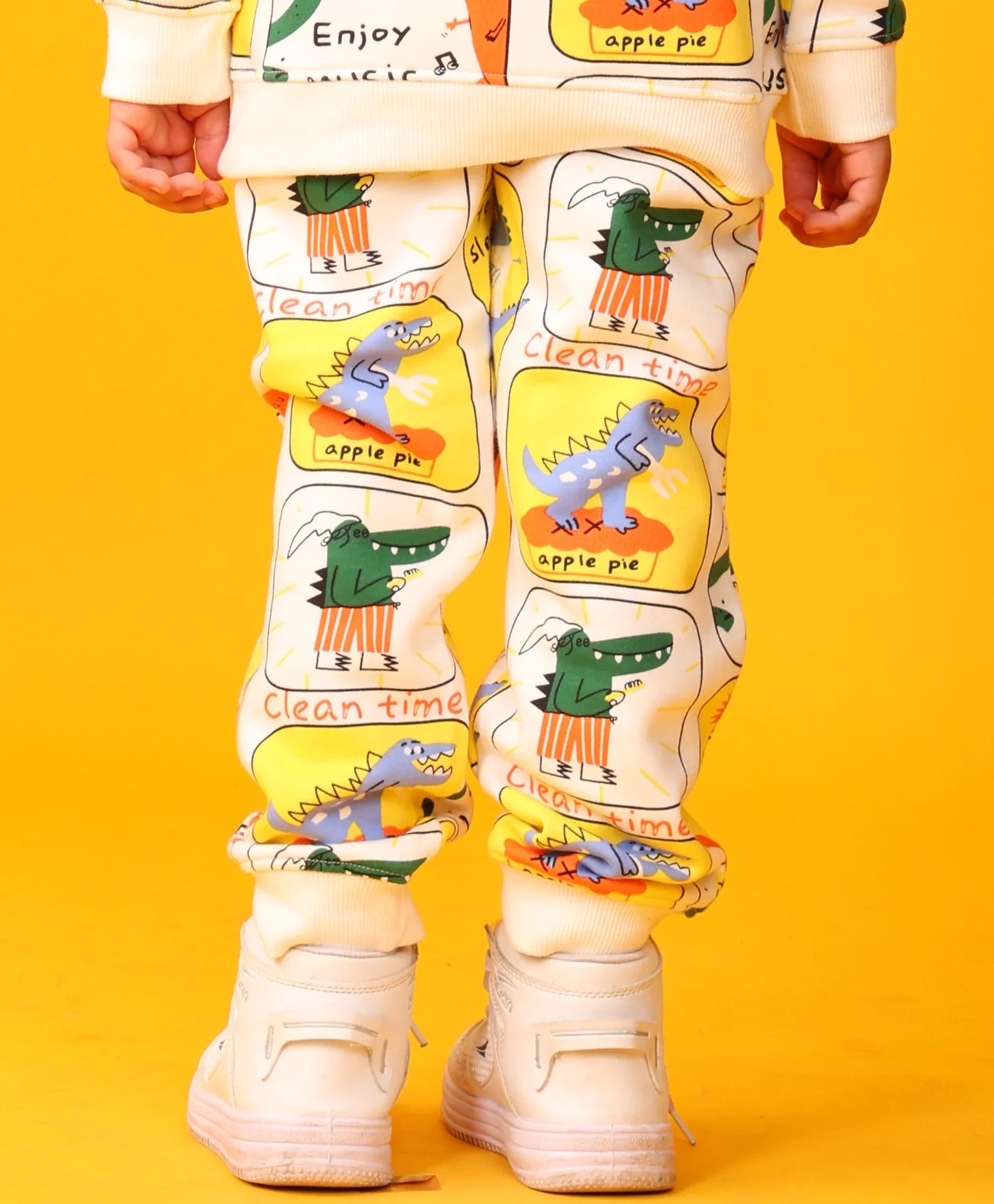 DINOSAUR STAMP FLEECE BOYS JOGGER  - OFF WHITE