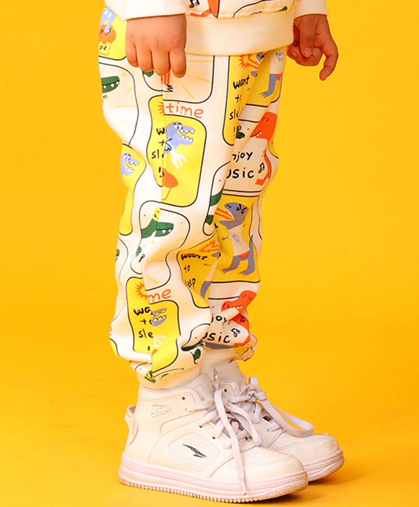 DINOSAUR STAMP FLEECE BOYS JOGGER  - OFF WHITE