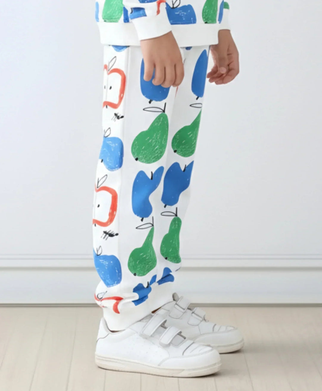 APPLE PEAR BOYS FLEECE JOGGER - WHITE - Anthrilo 