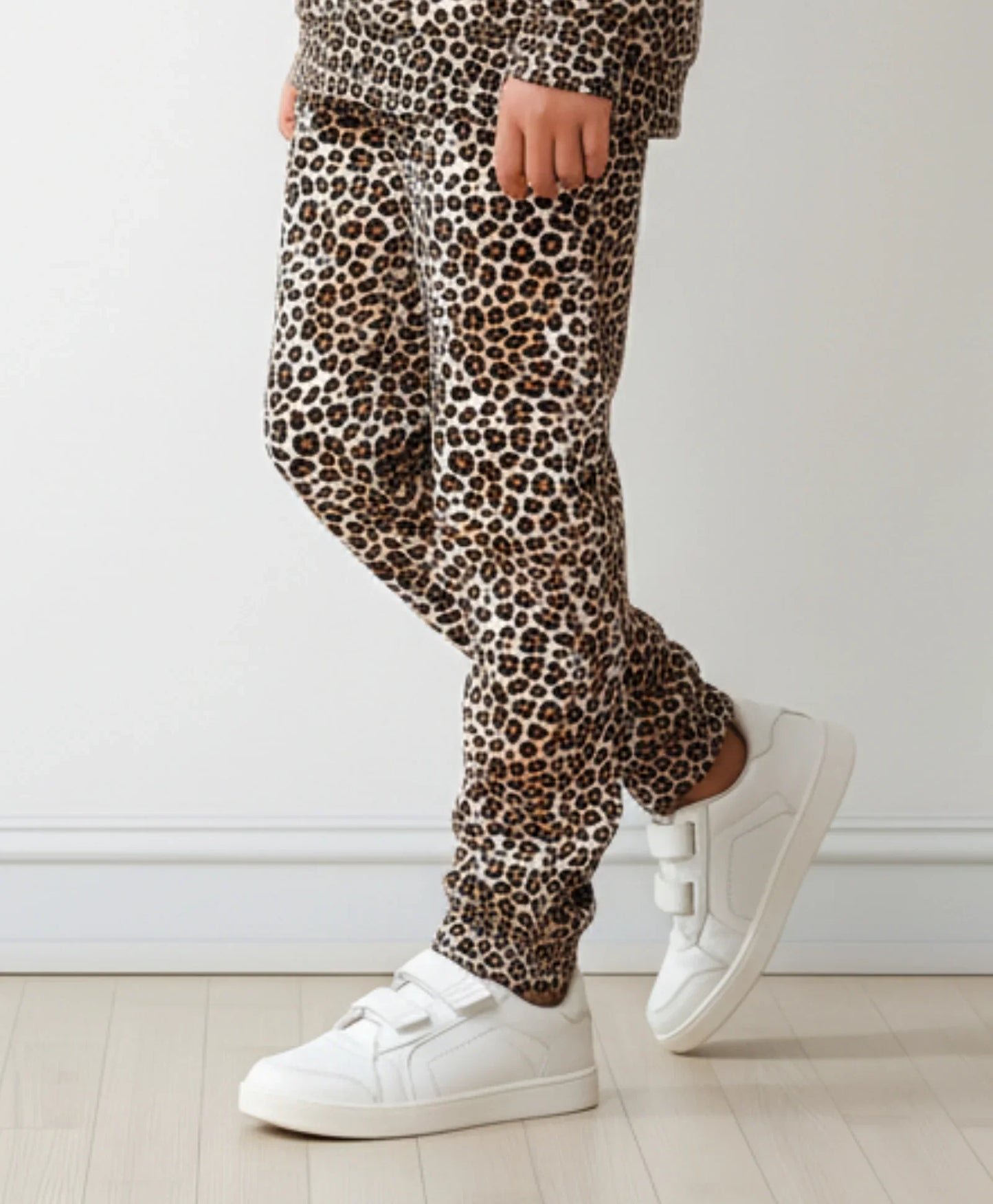 LEOPARD FLEECE GIRLS JOGGER - BROWN