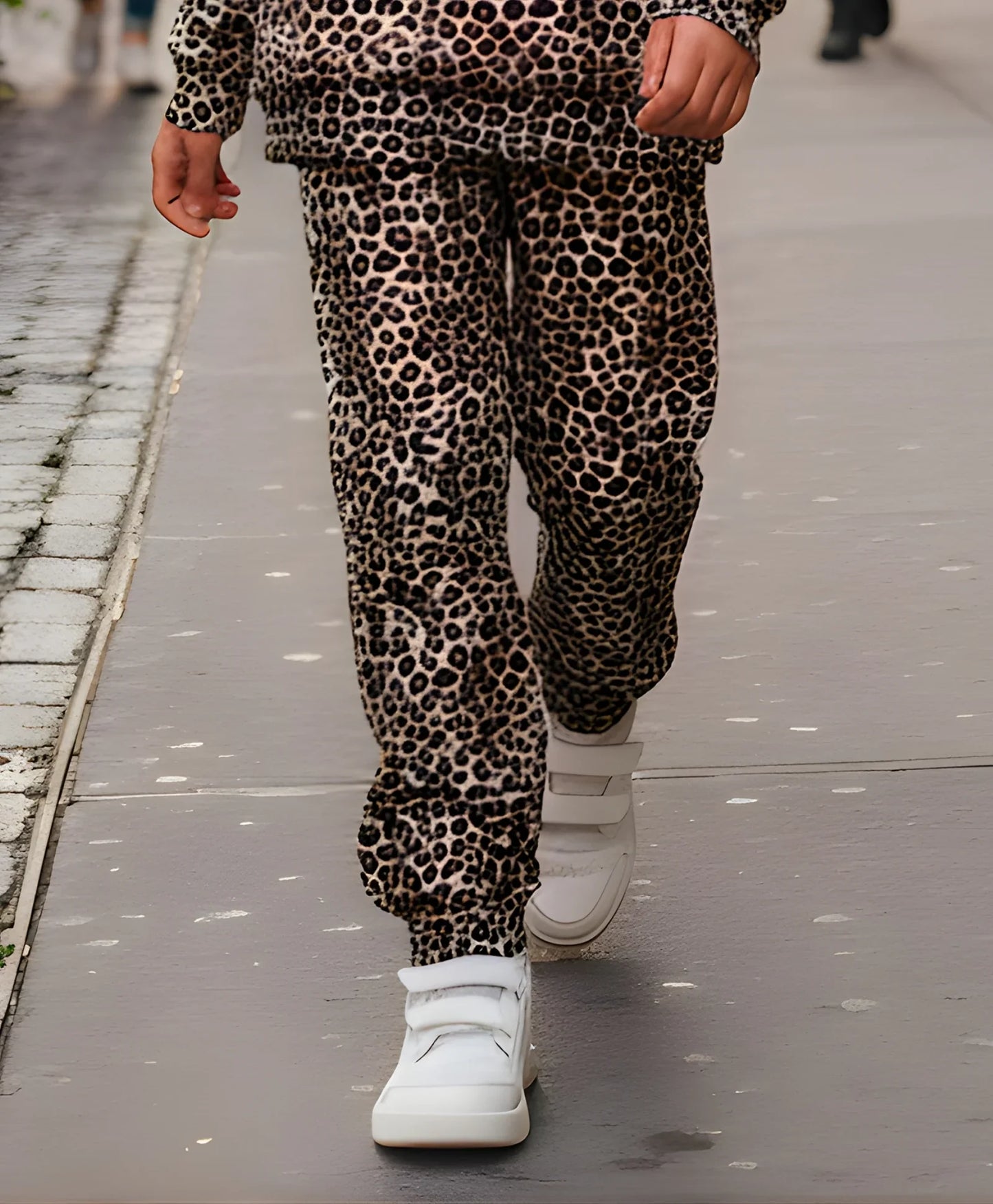 LEOPARD FLEECE GIRLS JOGGER - BROWN