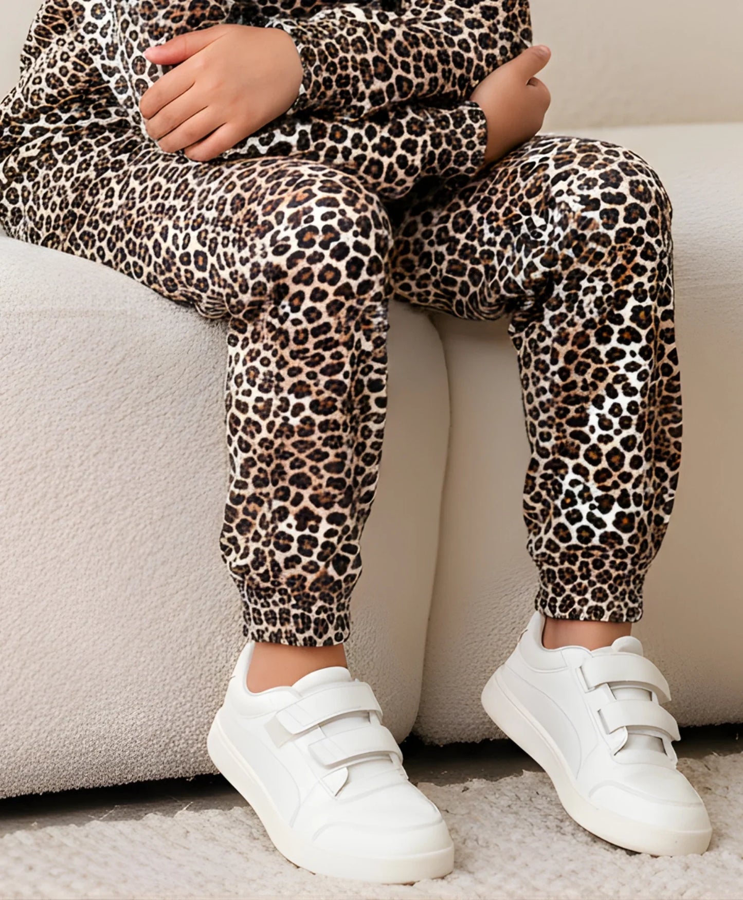 LEOPARD FLEECE GIRLS JOGGER - BROWN