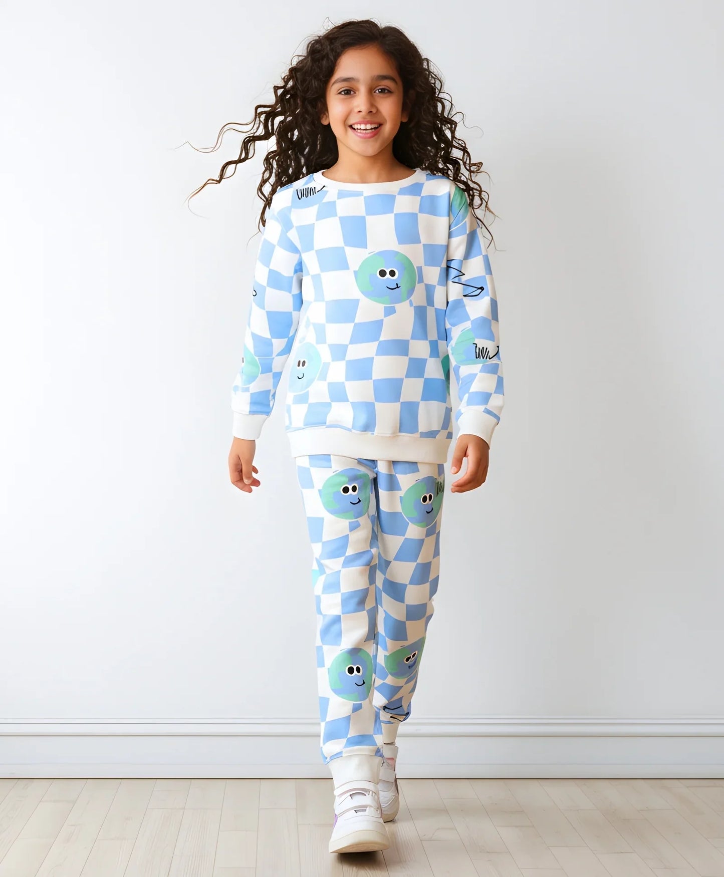 GLOBE CHECK GIRLS FLEECE SWEATSHIRT JOGGER SET - BLUE