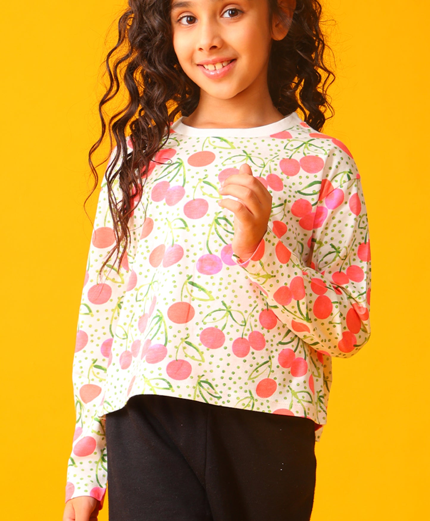 DOTTED CHERRY LONG SLEEVE GRILS T-SHIRT FLEECE JOGGER SET - WHITE/BLACK