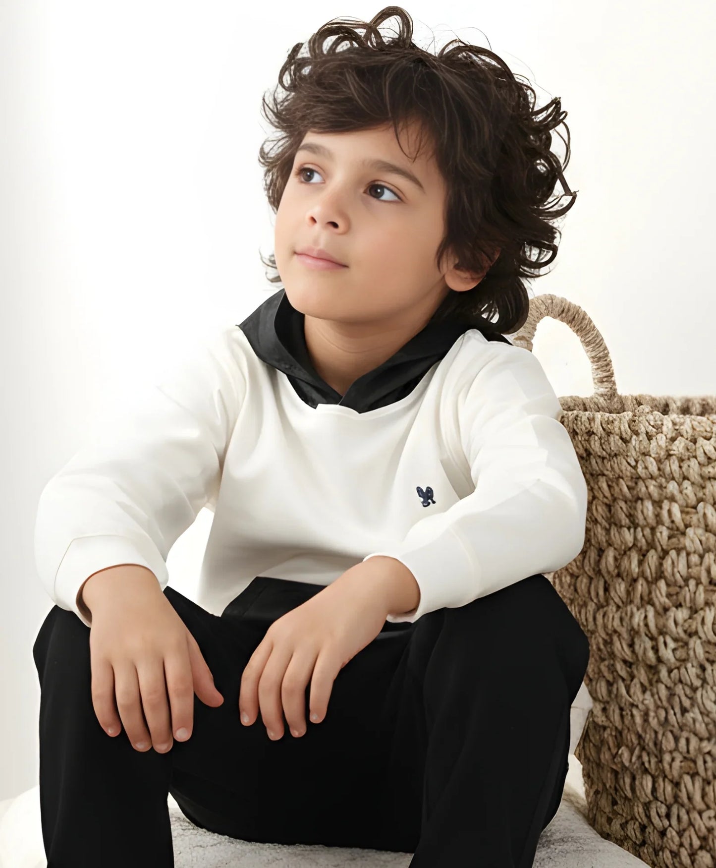 WHITE TAFETTA POCKET BOYS FLEECE HOODIE - WHITE/BLACK