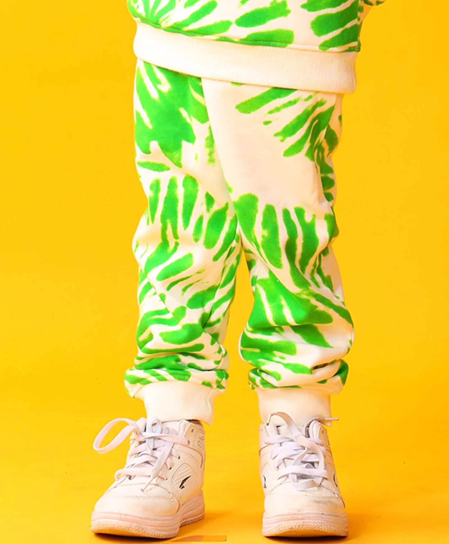 GREEN SWIRL BOYS FLEECE JOGGER - GREEN