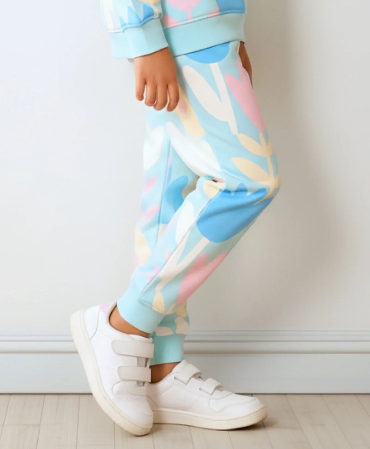 AQUA FLOWER FLEECE GIRLS JOGGER - AQUA