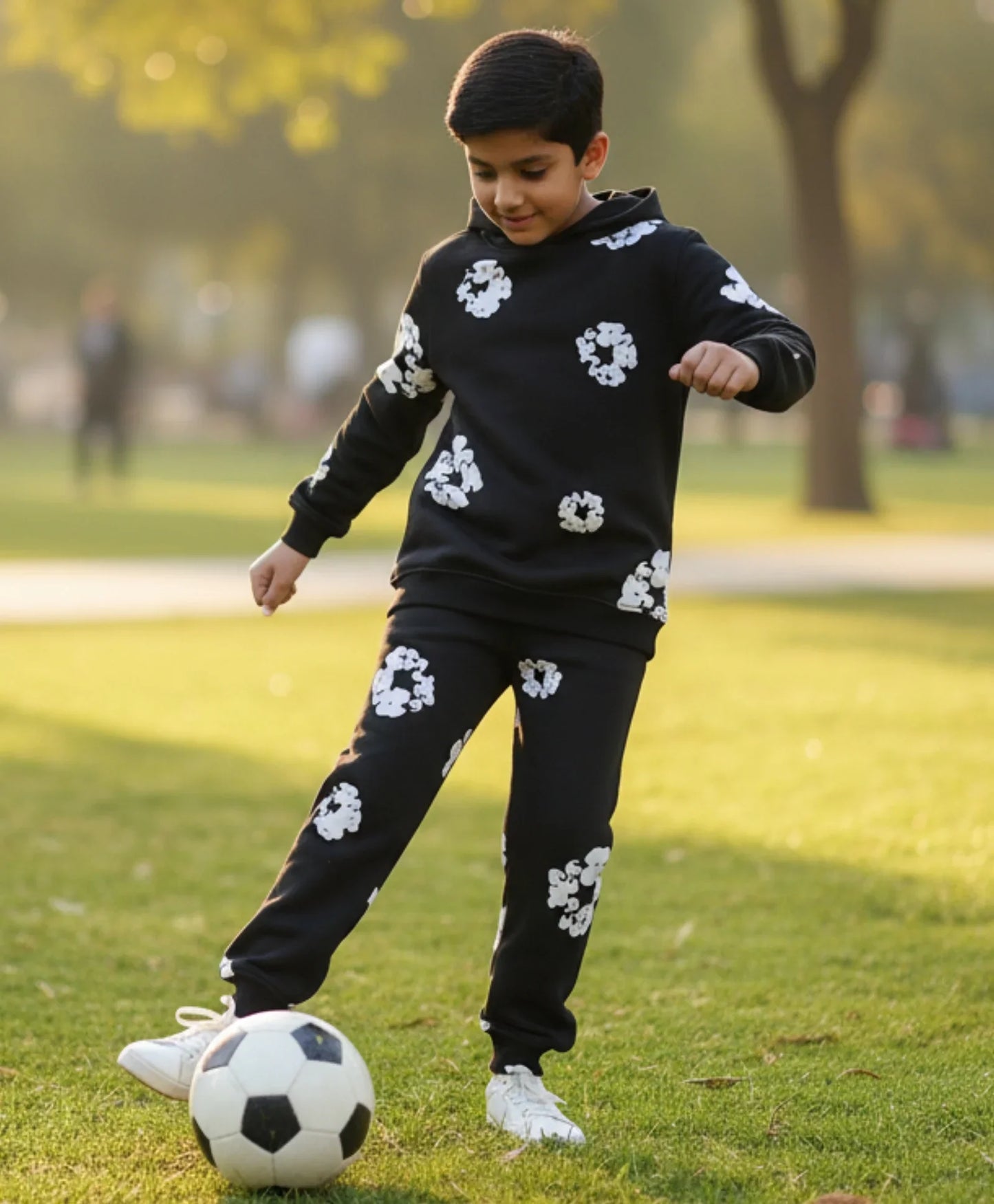 POP BLACK & WHITE BOYS FLEECE HOODIE JOGGER SET - BLACK