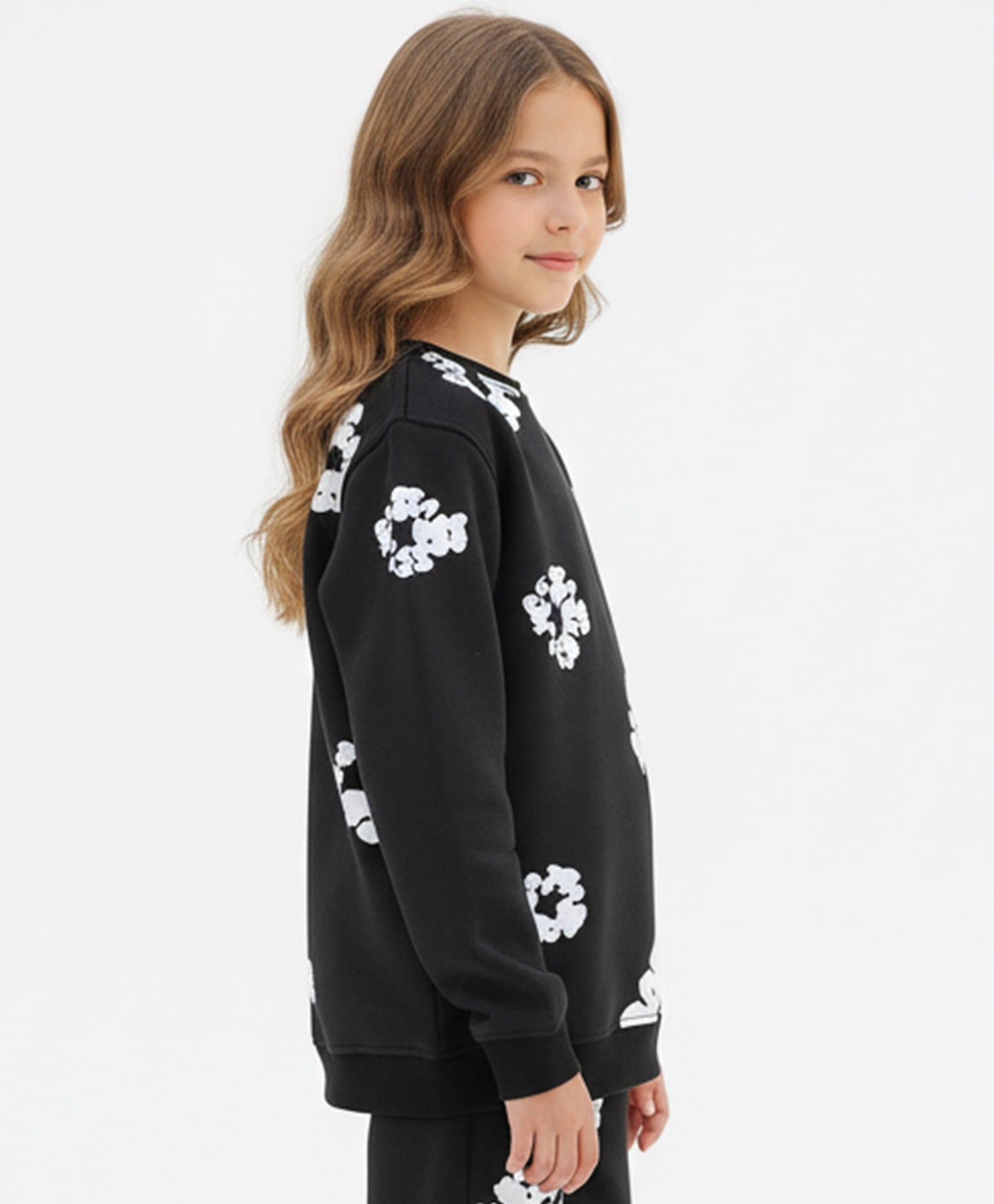POP BLACK & WHITE GIRLS FLEECE SWEATSHIRT - BLACK