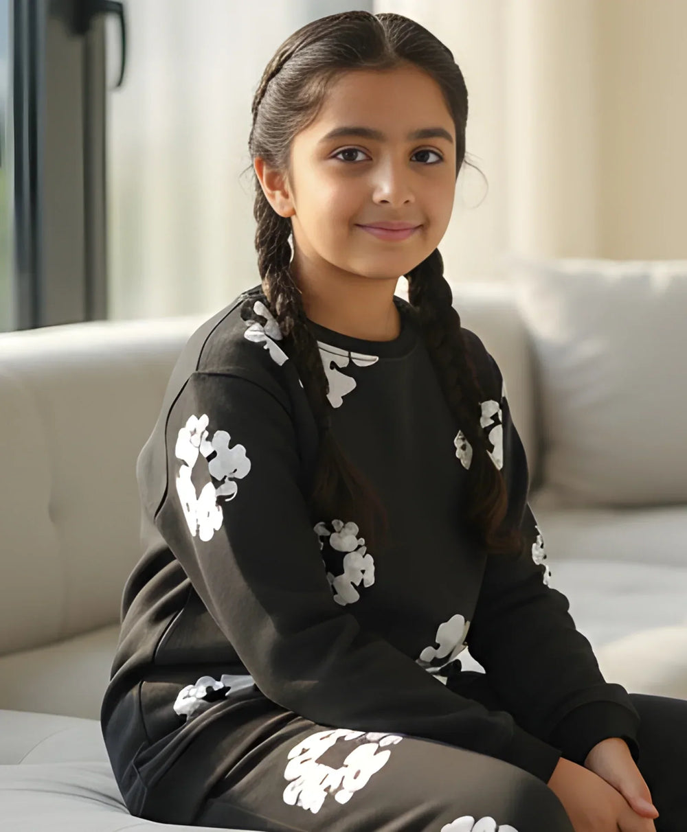 POP BLACK & WHITE GIRLS FLEECE SWEATSHIRT - BLACK - Anthrilo 