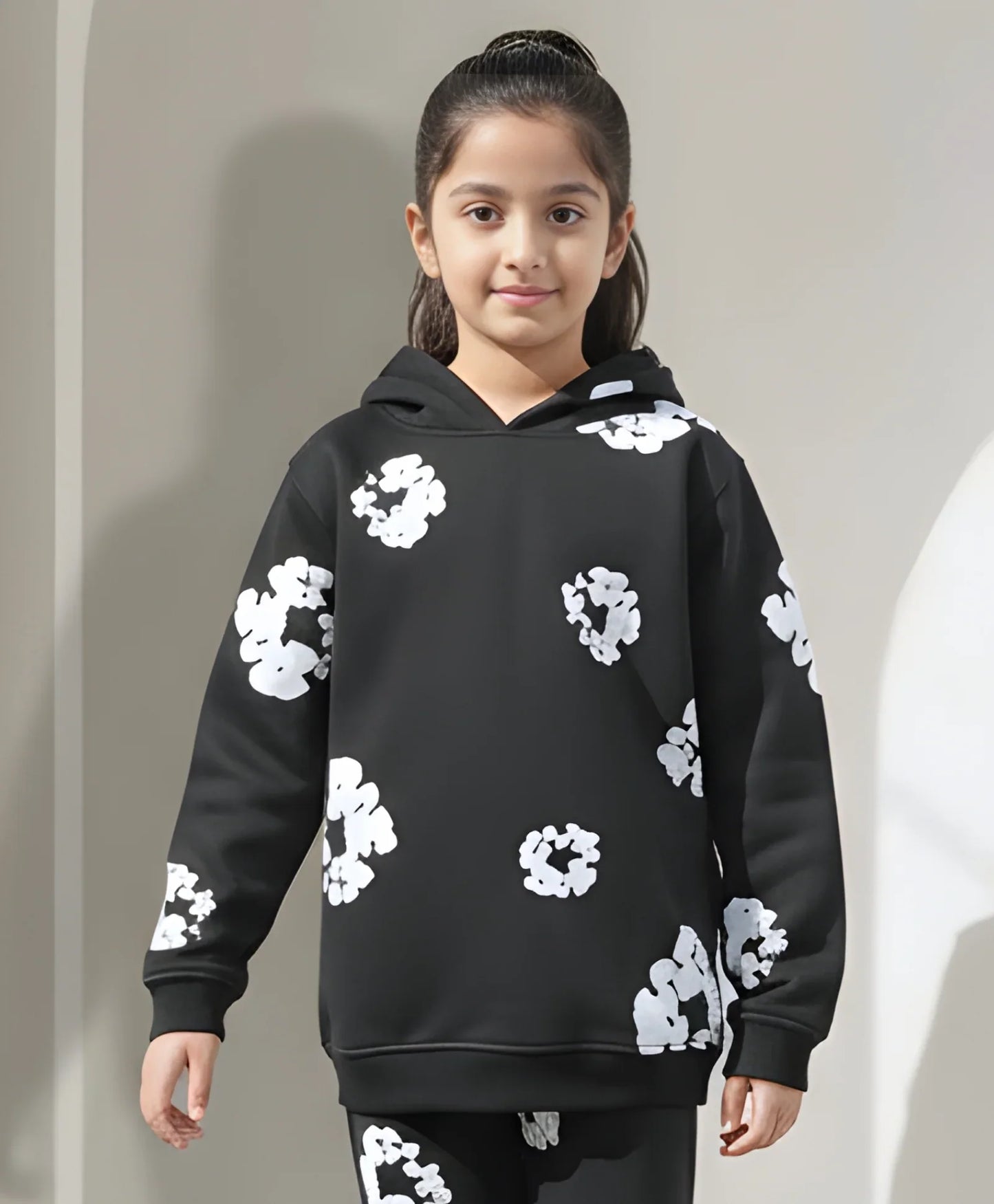 POP BLACK & WHITE GIRLS FLEECE HOODIE - BLACK