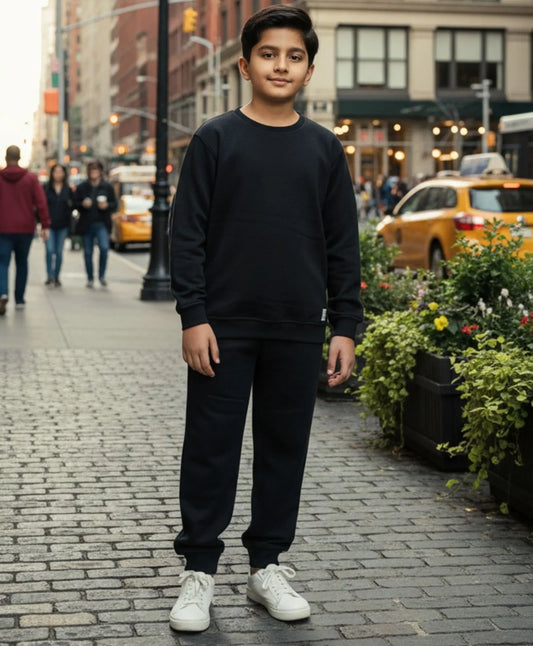 REBEL ESSENTIALS FLEECE SWEATSHIRT JOGGER SET - BLACK