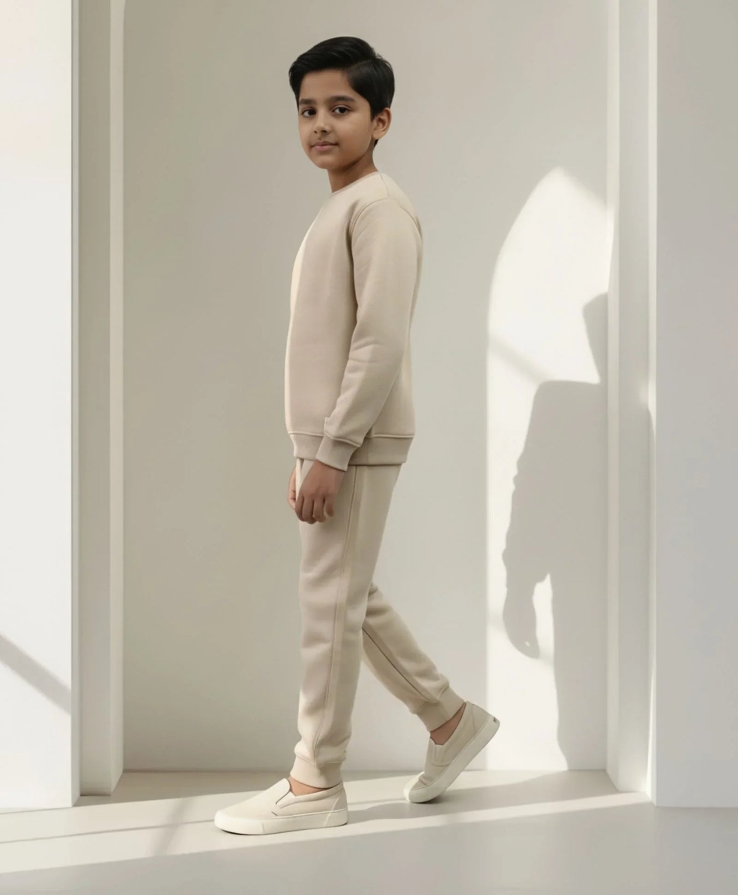 NEW ESSENTIALS FLEECE SWEATSHIRT JOGGER SET - BEIGE