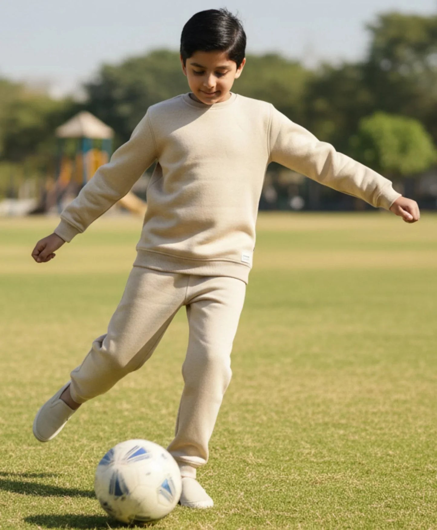 NEW ESSENTIALS FLEECE SWEATSHIRT JOGGER SET - BEIGE