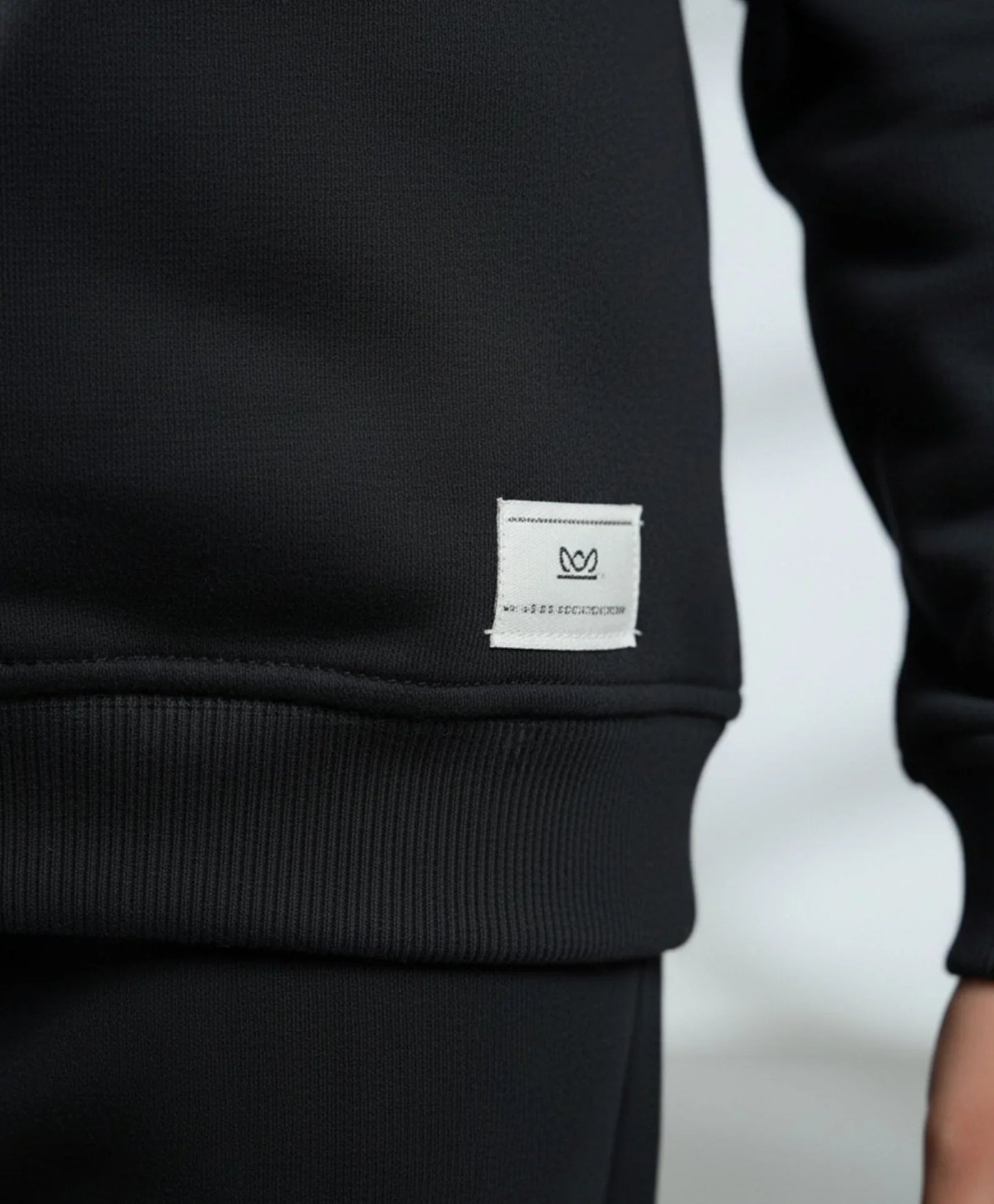 REBEL ESSENTIALS GIRLS FLEECE SWEATSHIRT JOGGER SET - BLACK