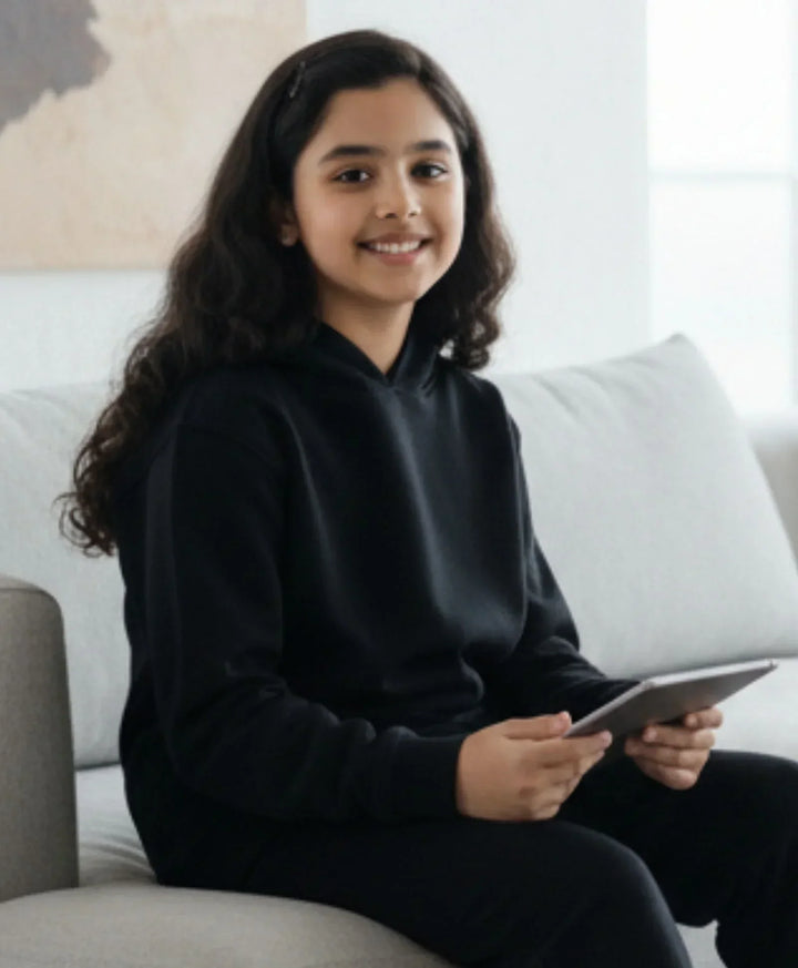 REBEL ESSENTIALS GIRLS FLEECE HOODIE - BLACK - Anthrilo 