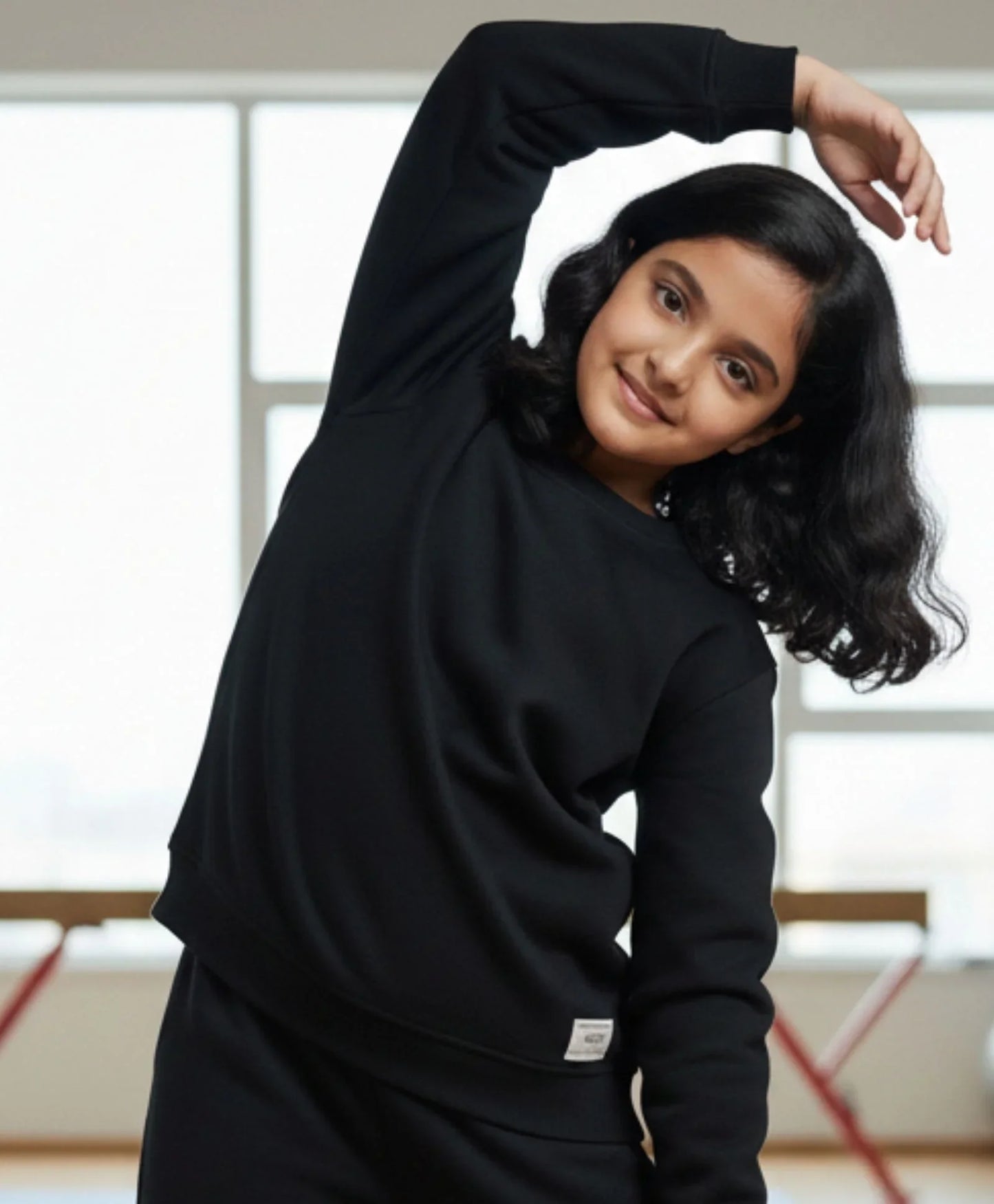 REBEL ESSENTIALS GIRLS FLEECE SWEATSHIRT - BLACK