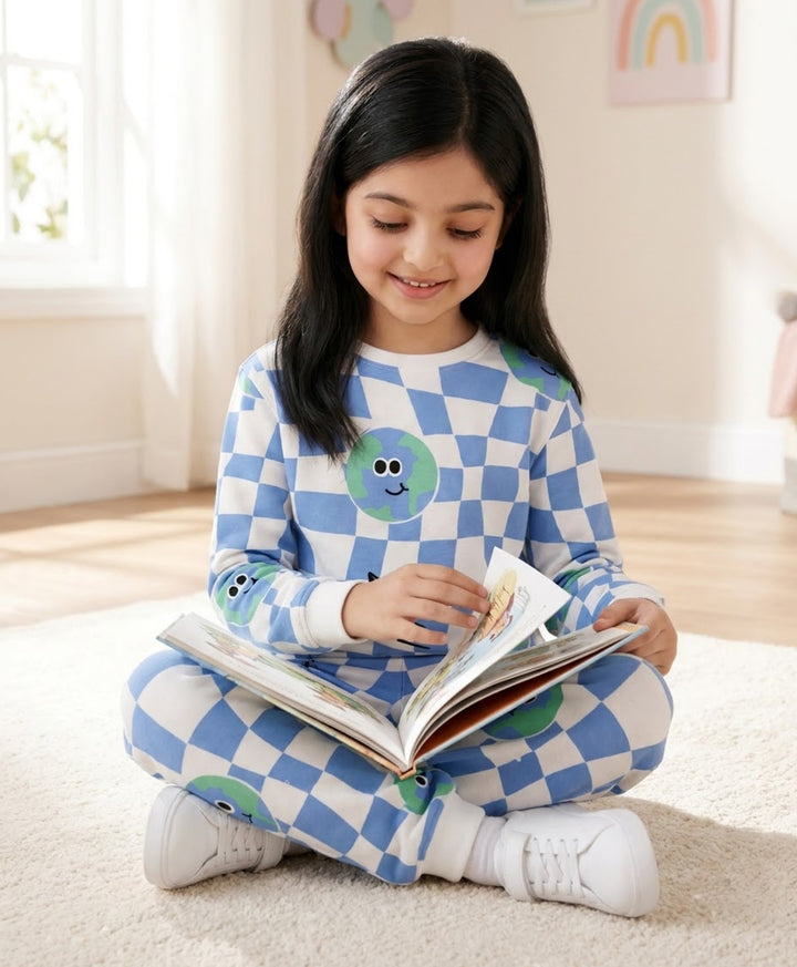 GLOBE CHECK GIRLS FLEECE SWEATSHIRT JOGGER SET - BLUE