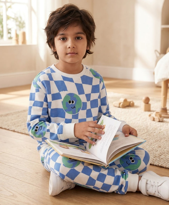 GLOBE CHECK FLEECE SWEATSHIRT JOGGER SET - BLUE