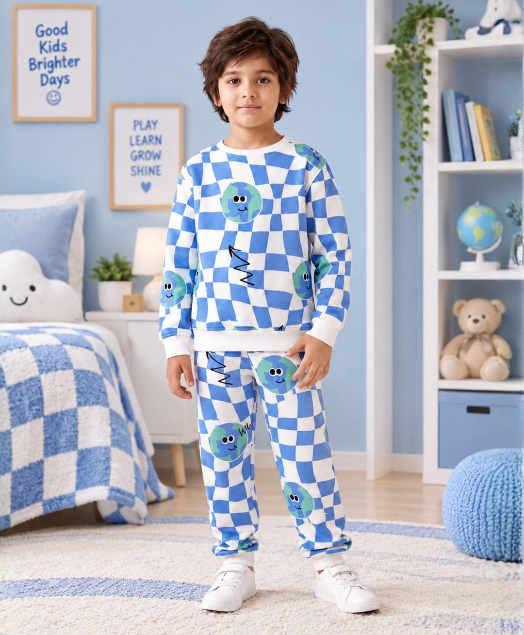 GLOBE CHECK FLEECE SWEATSHIRT JOGGER SET - BLUE