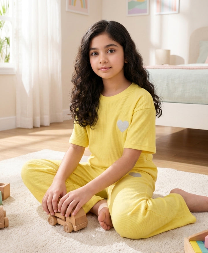 COOL YELLOW HEART ESSENTIAL OVERSIZED T-SHIRT JOGGER SET - YELLOW