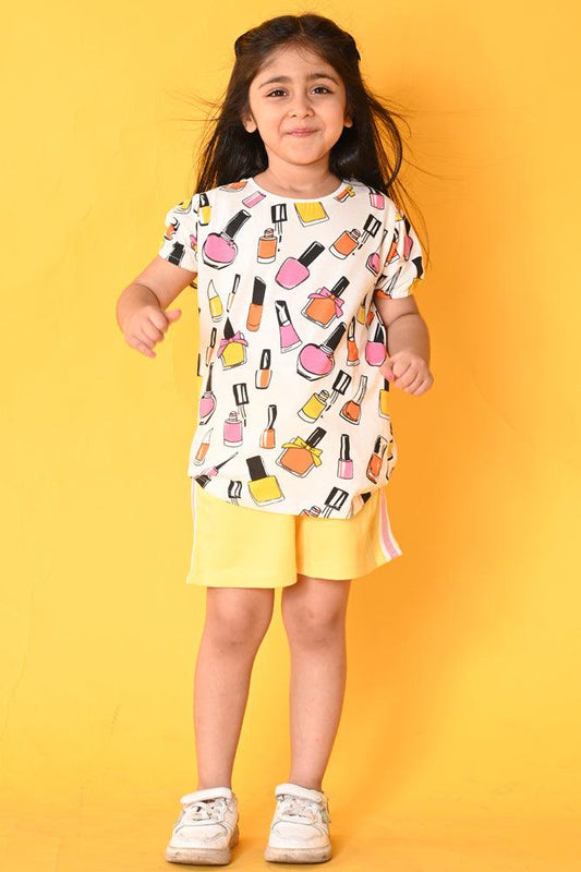 NAIL PAINT YELLOW SIDE TAPE SHORTS SET - WHITE/YELLOW - Anthrilo India